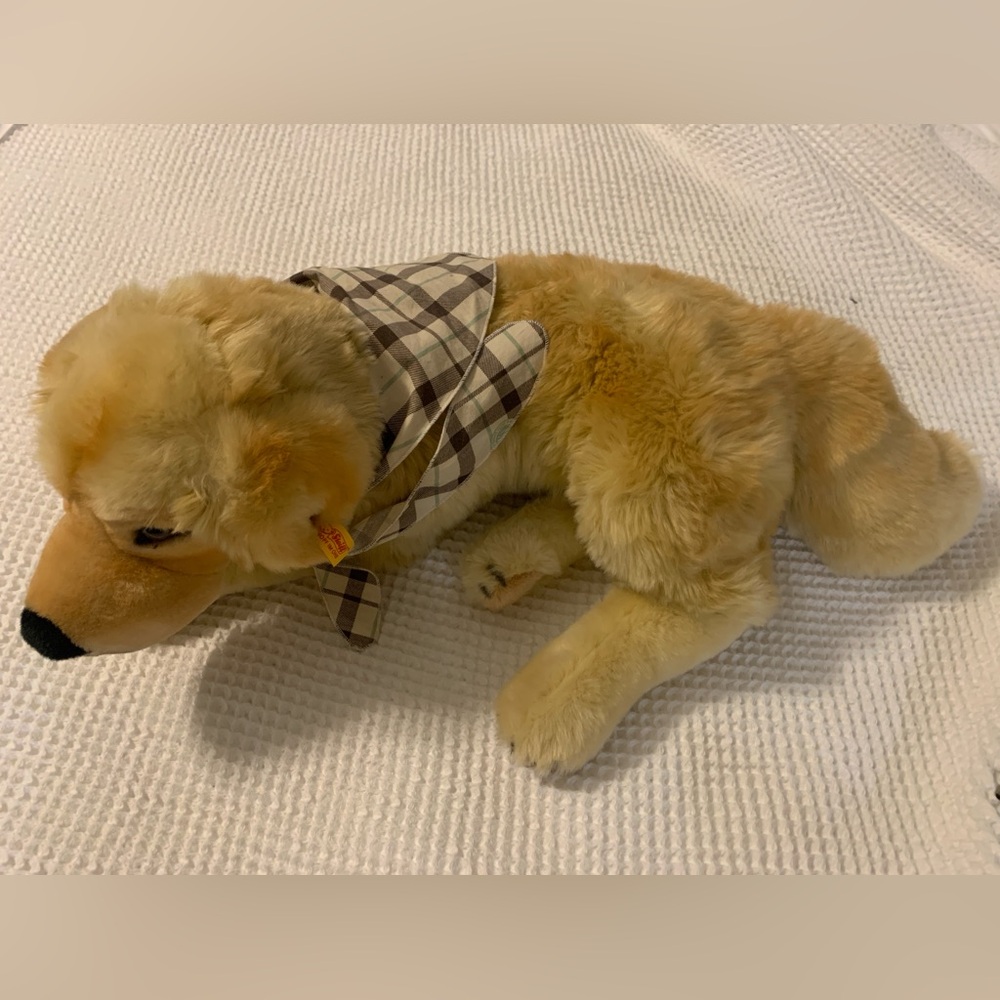 Steif for FAO Schwarz golden retriever